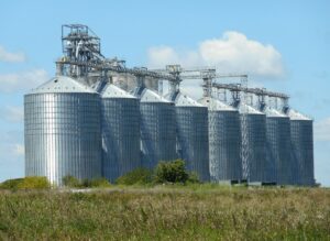 A grain facility exposed workers to engulfment hazards within a grain silo.